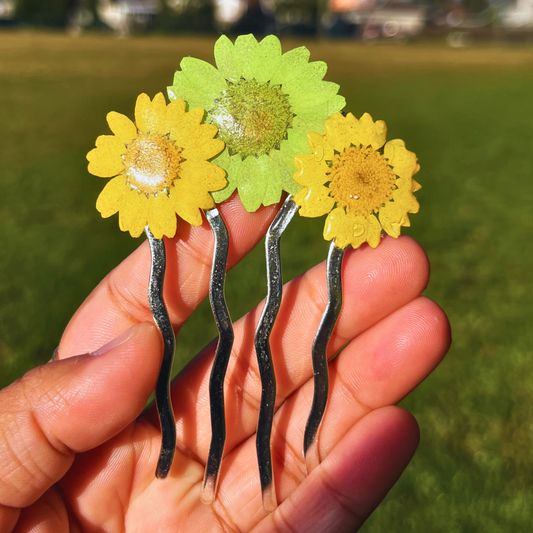 Daisy Hair Pins