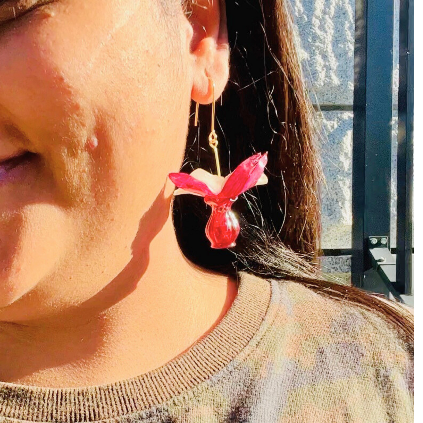 Fuchsia Earring with Tiny Vase